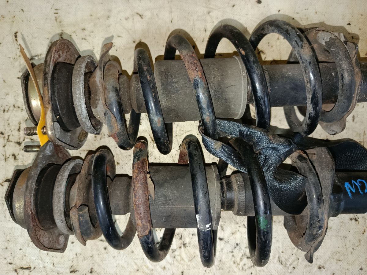 Стойка амортизатора на Daihatsu Yrv M211G K3-VE Фото 3