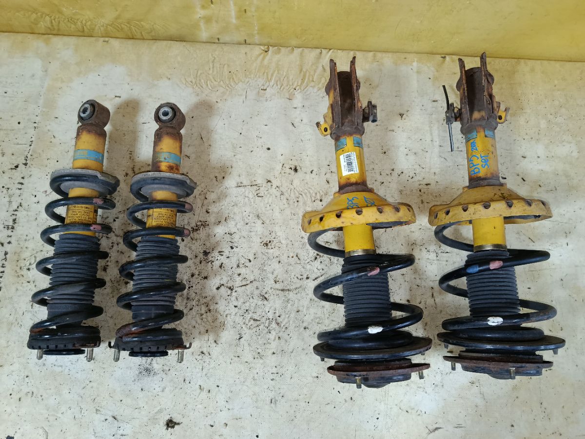 Стойка амортизатора на Subaru Legacy Wagon BP5 EJ20X Фото 1