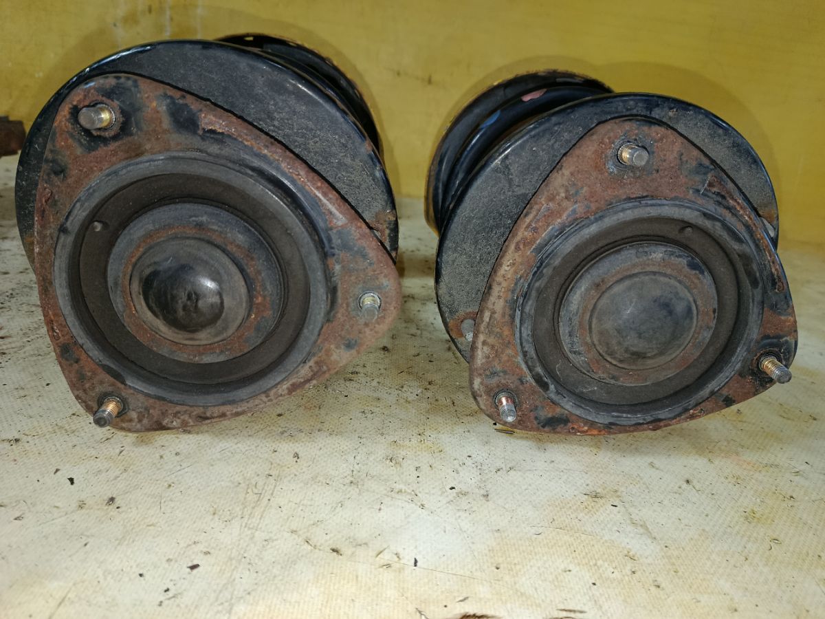 Стойка амортизатора на Subaru Legacy Wagon BP5 EJ20X Фото 3