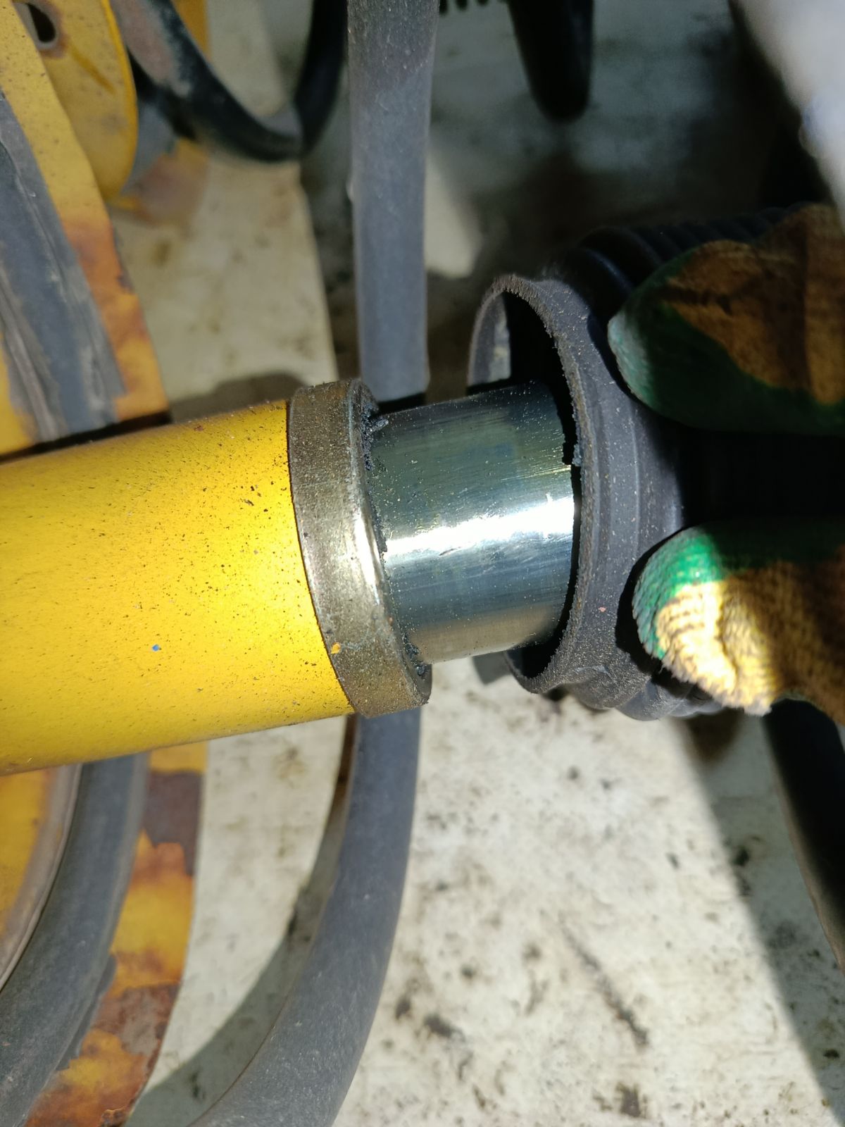 Стойка амортизатора на Subaru Legacy Wagon BP5 EJ20X Фото 5