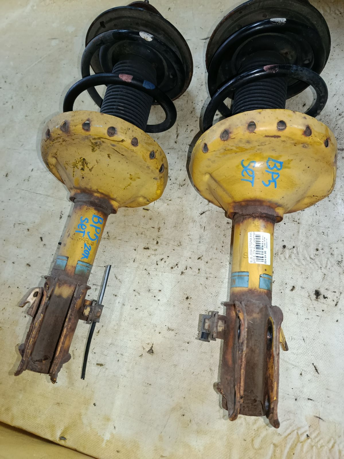 Стойка амортизатора на Subaru Legacy Wagon BP5 EJ20X Фото 6