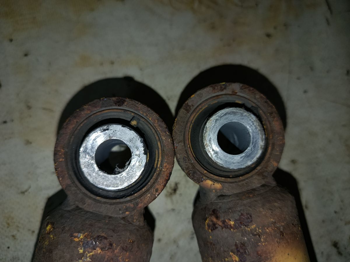 Стойка амортизатора на Subaru Legacy Wagon BP5 EJ20X Фото 12