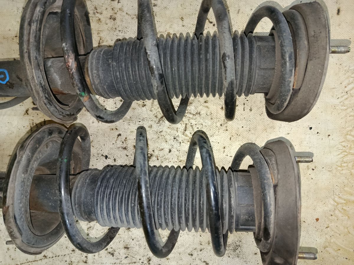 Стойка амортизатора на Subaru Impreza Wagon GG3 EJ152 Фото 8