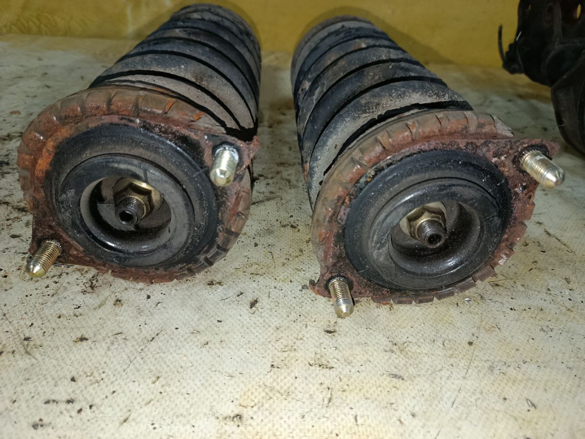 Стойка амортизатора на Subaru Legacy Wagon BH5 EJ204 Фото 7