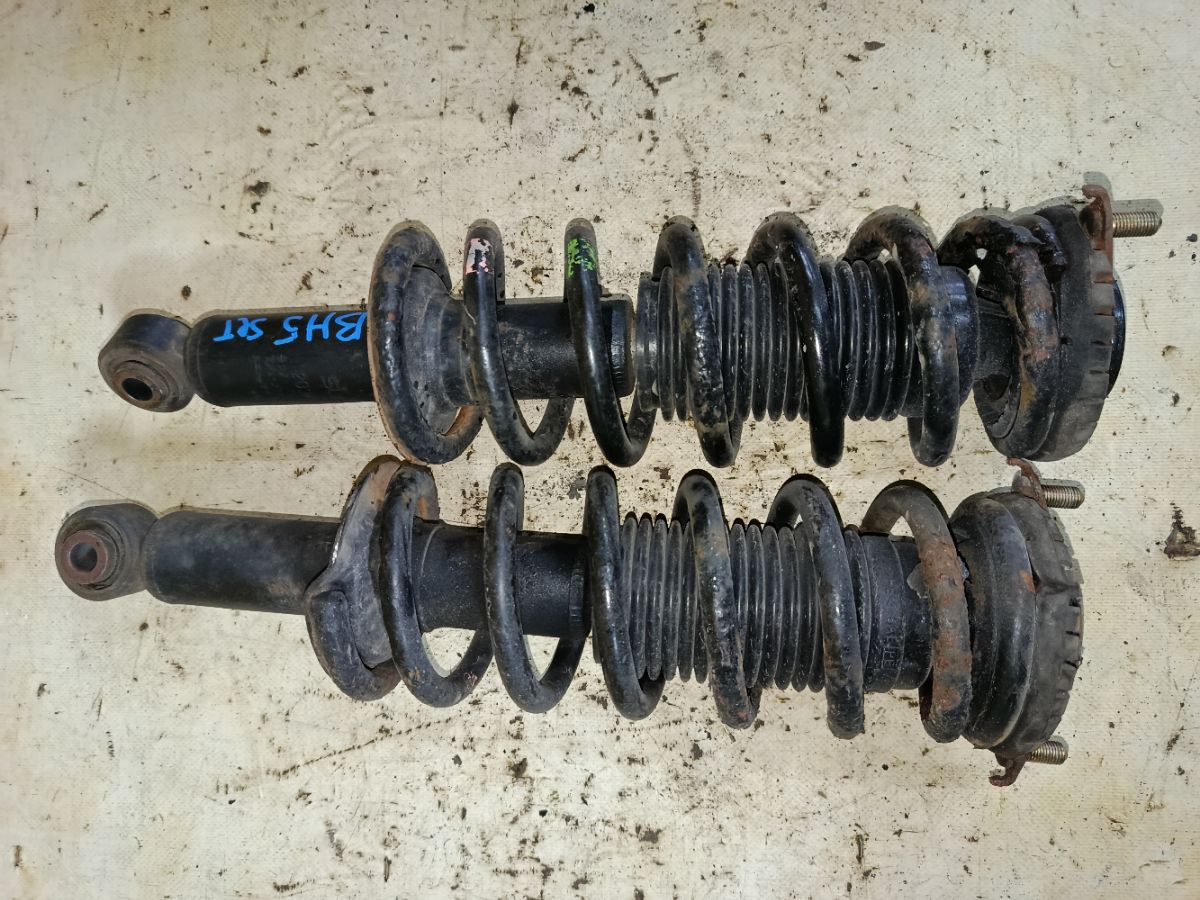 Стойка амортизатора на Subaru Legacy Wagon BH5 EJ204 Фото 6