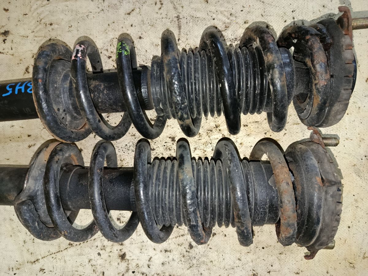 Стойка амортизатора на Subaru Legacy Wagon BH5 EJ204 Фото 8