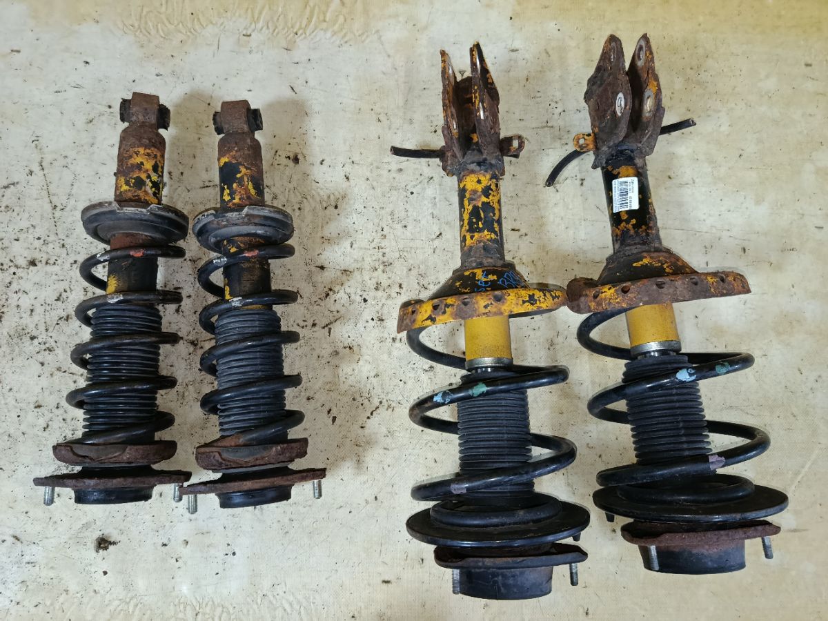 Стойка амортизатора на Subaru Legacy Wagon BR9 EJ25 Фото 1