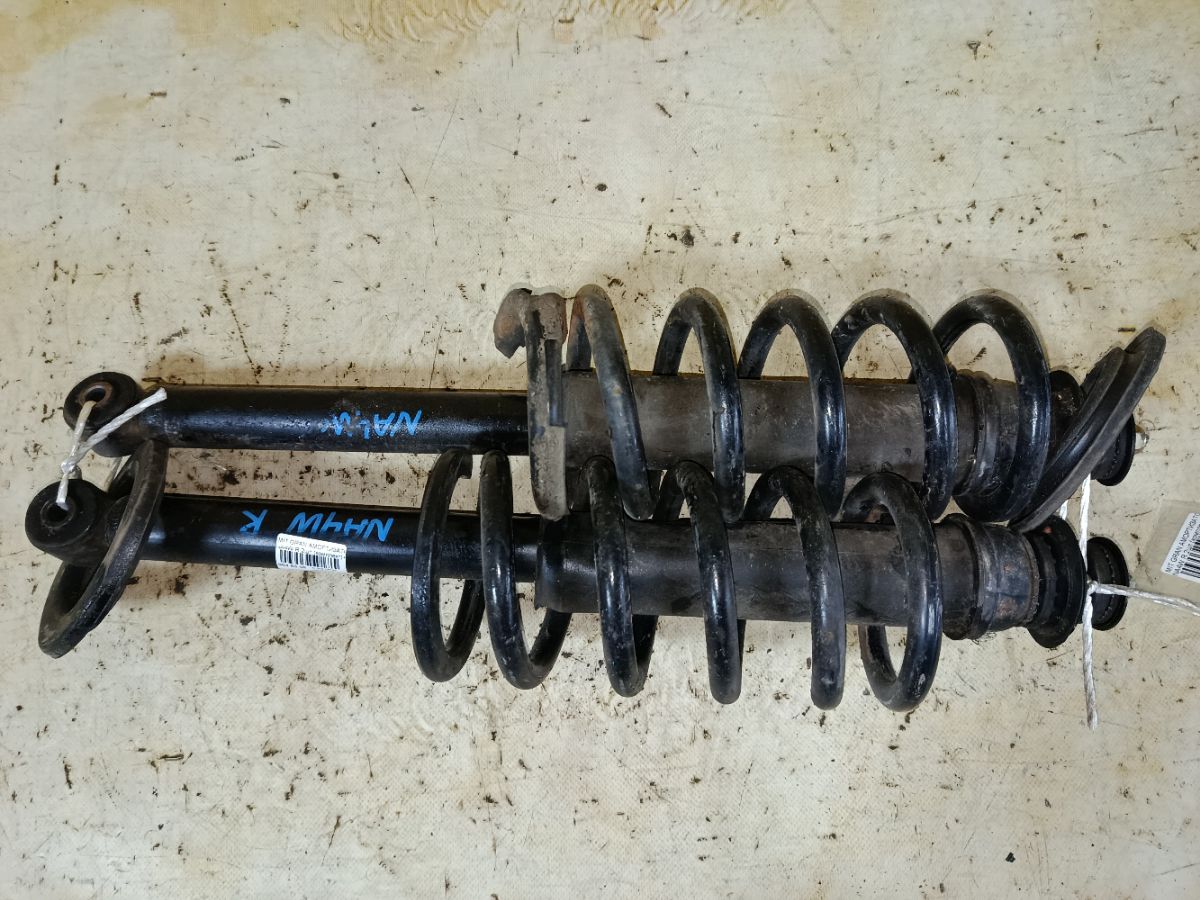 Амортизатор на Mitsubishi Grandis NA4W Фото 1