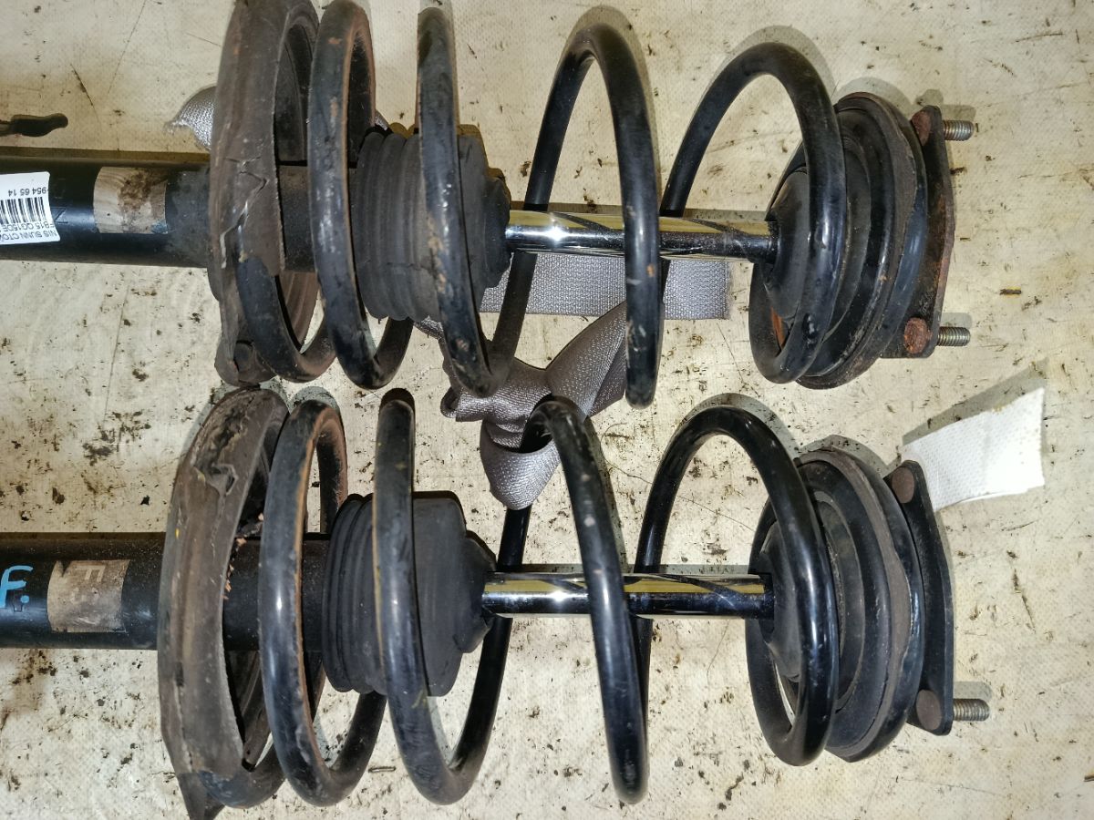 Стойка амортизатора на Nissan Sunny FB15 QG15DE Фото 3