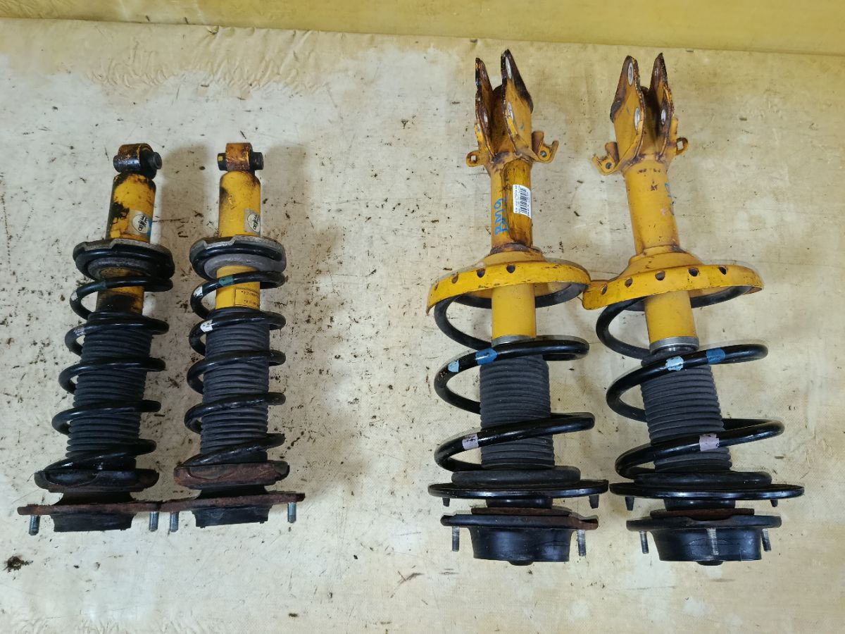 Стойка амортизатора на Subaru Legacy BM9 EJ253 Фото 1