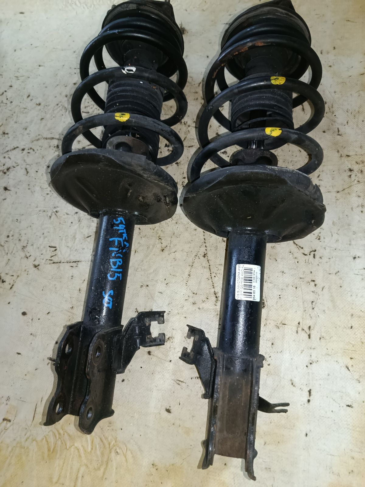 Стойка амортизатора на Nissan Sunny FNB15 QG15DE Фото 5