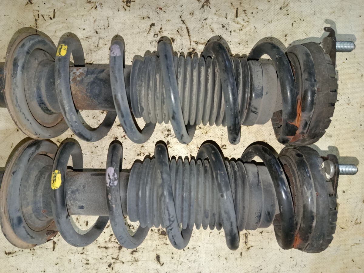 Стойка амортизатора на Subaru Legacy BL5 EJ20 Фото 8