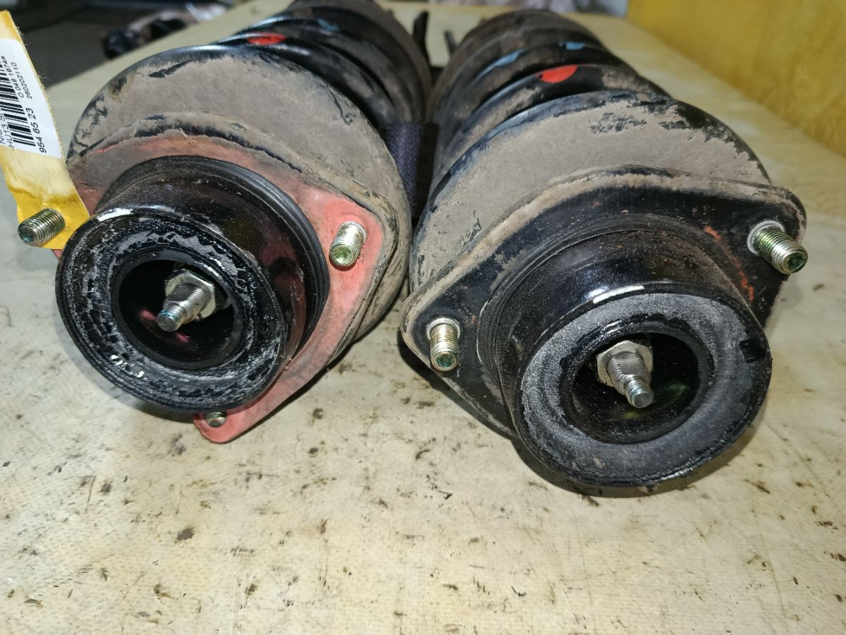 Стойка амортизатора на Nissan Bluebird HU13 SR20DE Фото 2