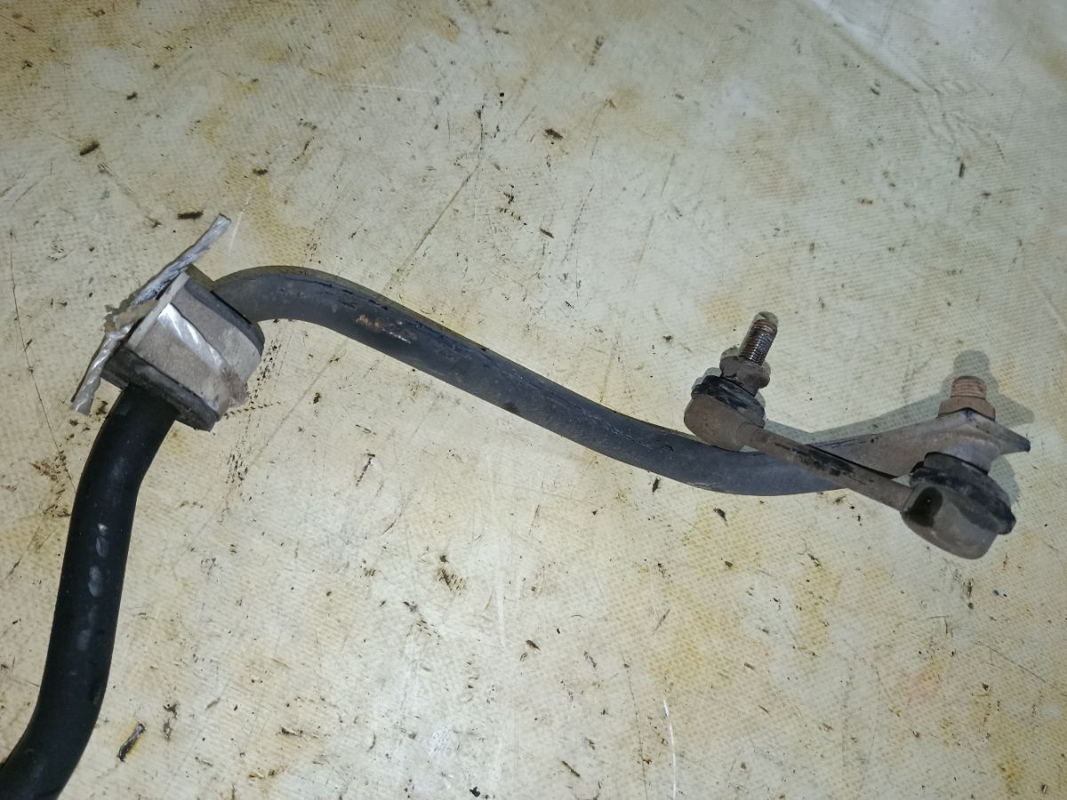 Стабилизатор на Subaru Legacy BL5 EJ20 Фото 3