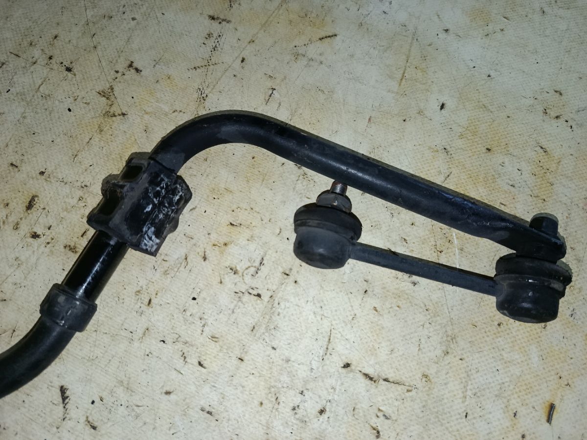 Стабилизатор на Nissan X-Trail NT30 QR20DE Фото 3