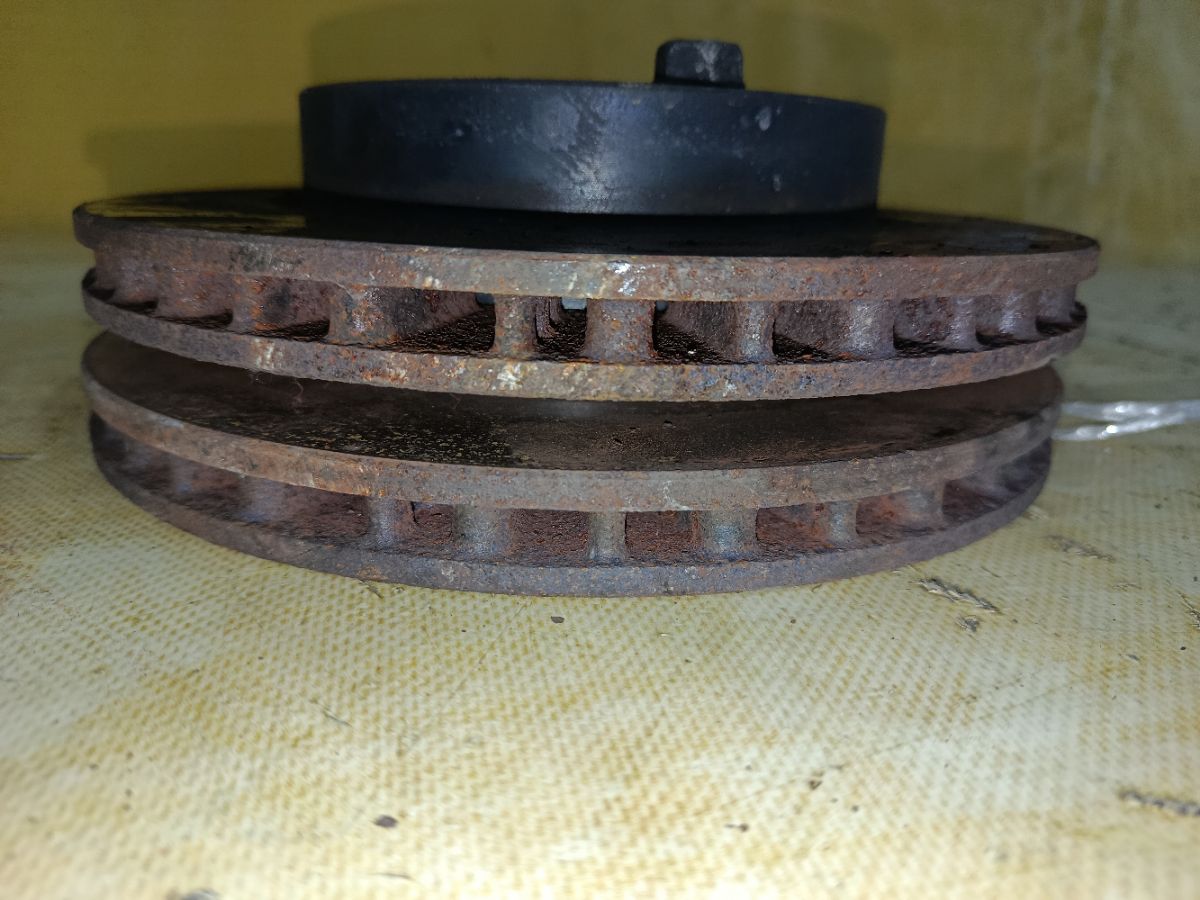 Тормозной диск 40206-4M400, 40206-4M401, 40206-4M402, 40206-4M403, 40206-4M404 на Nissan Bluebird Sylphy QNG10 QG18DE Фото 2