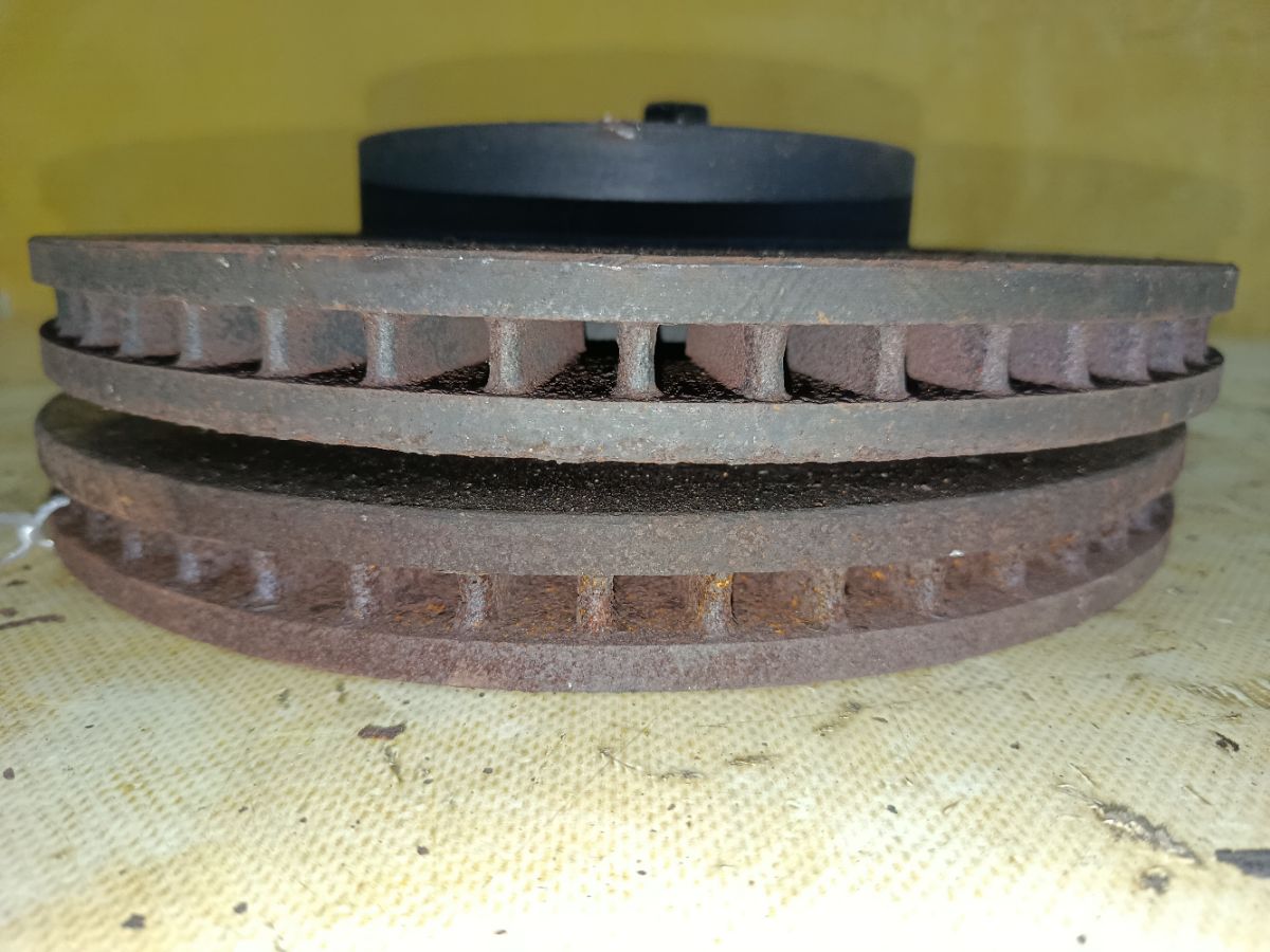 Тормозной диск на Subaru Legacy Wagon BP5 EJ20X Фото 2