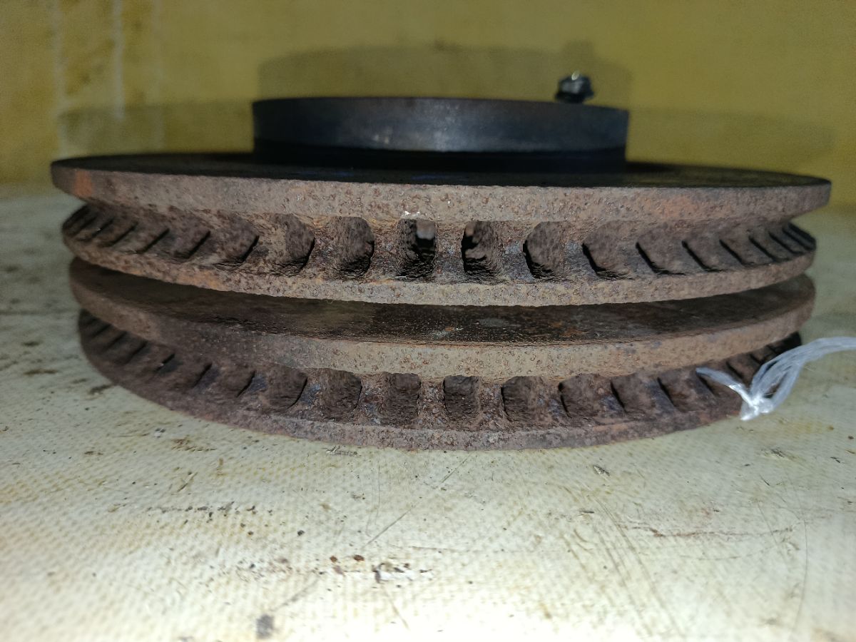 Тормозной диск 43512-33130, 43512-33140, UQ-116-0999, UQ-116F-0999 на Toyota Camry ACV45 2AZ-FE Фото 2