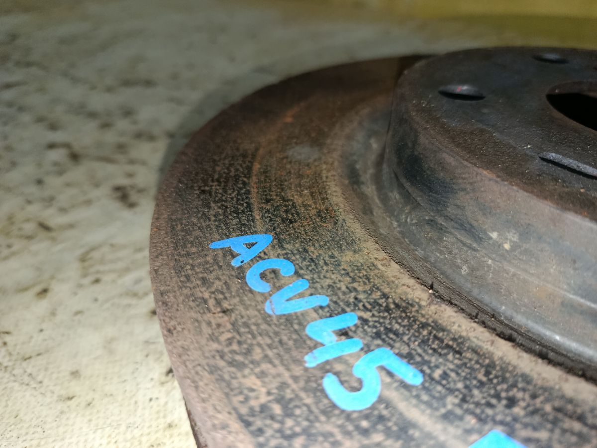 Тормозной диск 43512-33130, 43512-33140, UQ-116-0999, UQ-116F-0999 на Toyota Camry ACV45 2AZ-FE Фото 3