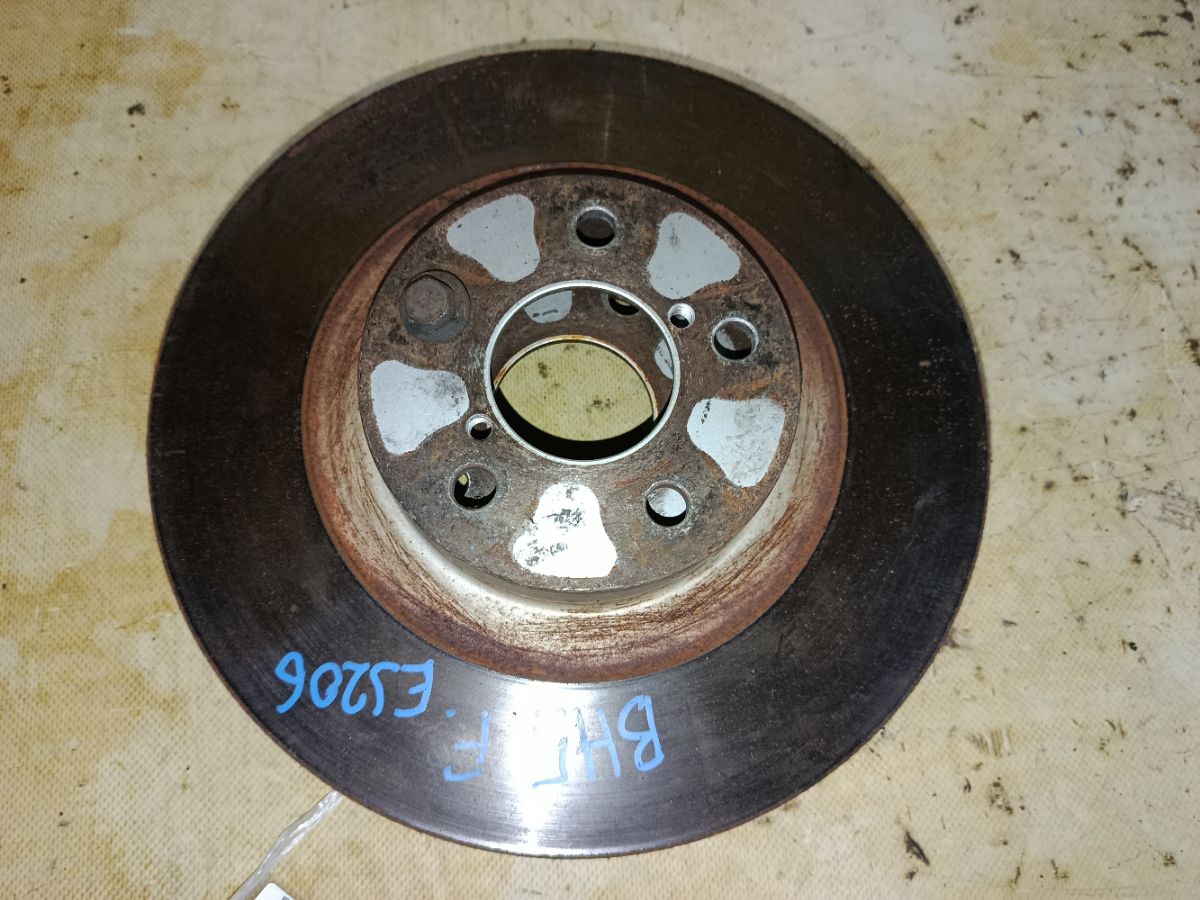 Тормозной диск на Subaru Legacy Wagon BH5 EJ206 Фото 1