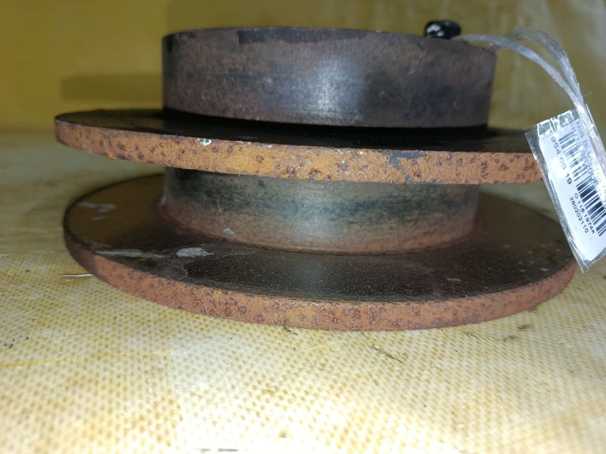 Тормозной диск на Nissan Bluebird HU13 SR20DE Фото 2