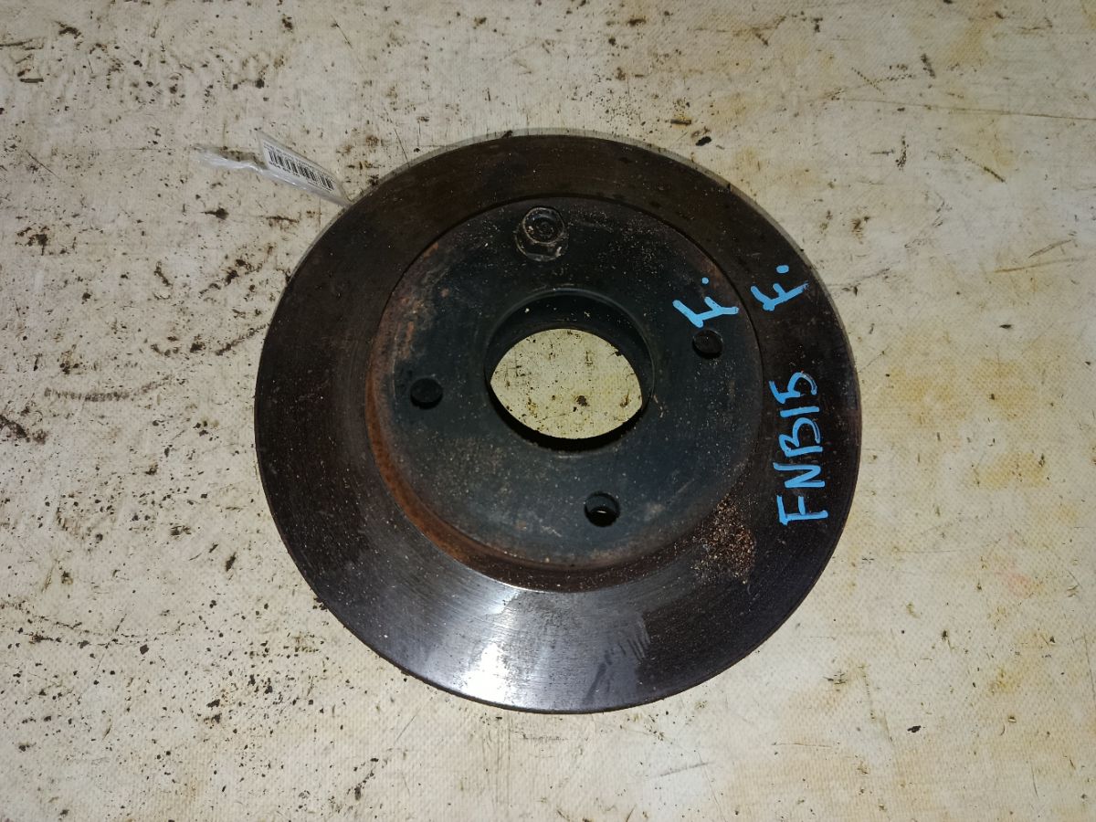 Тормозной диск 40206-4M400, 40206-4M401, 40206-4M402, 40206-4M403, 40206-4M404 на Nissan Sunny FNB15 QG15DE Фото 1