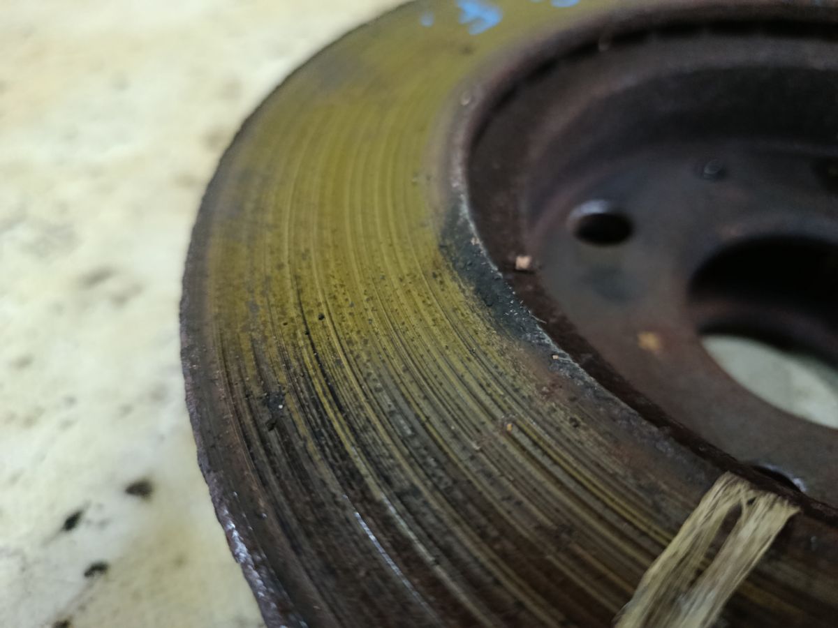 Тормозной диск на Daihatsu Yrv M211G K3-VE Фото 5