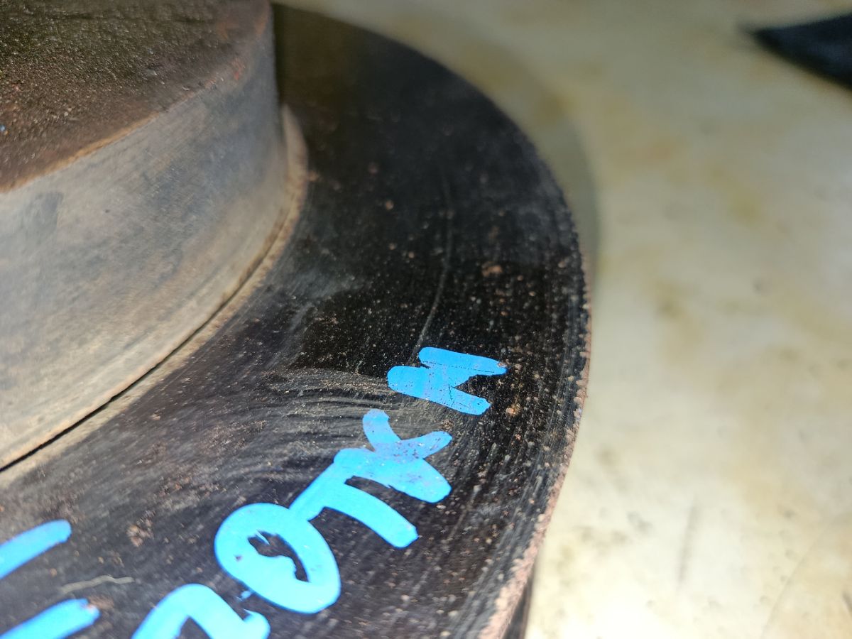 Тормозной диск на Nissan Bluebird HU13 SR20DE Фото 3