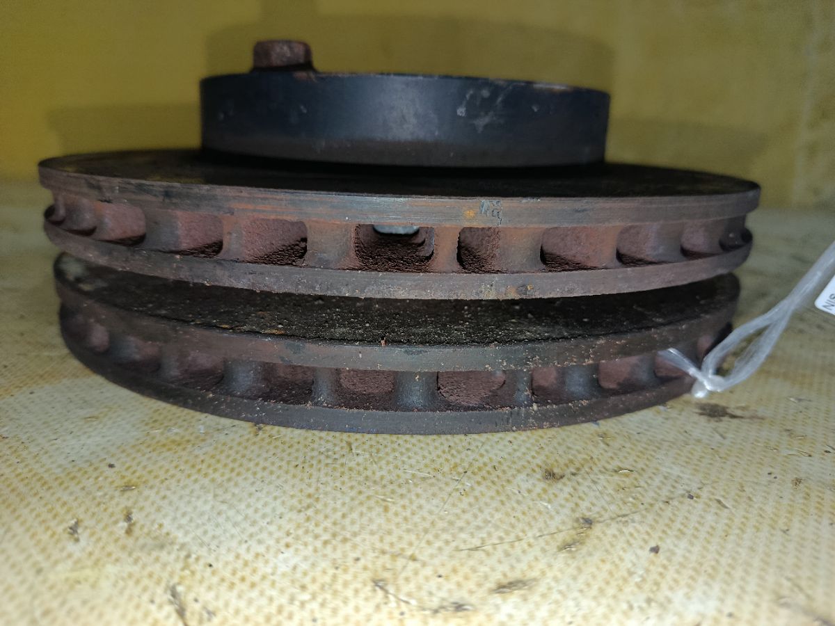 Тормозной диск 40206-4M400, 40206-4M401, 40206-4M402, 40206-4M403, 40206-4M404 на Nissan Sunny FB15 QG15DE Фото 2