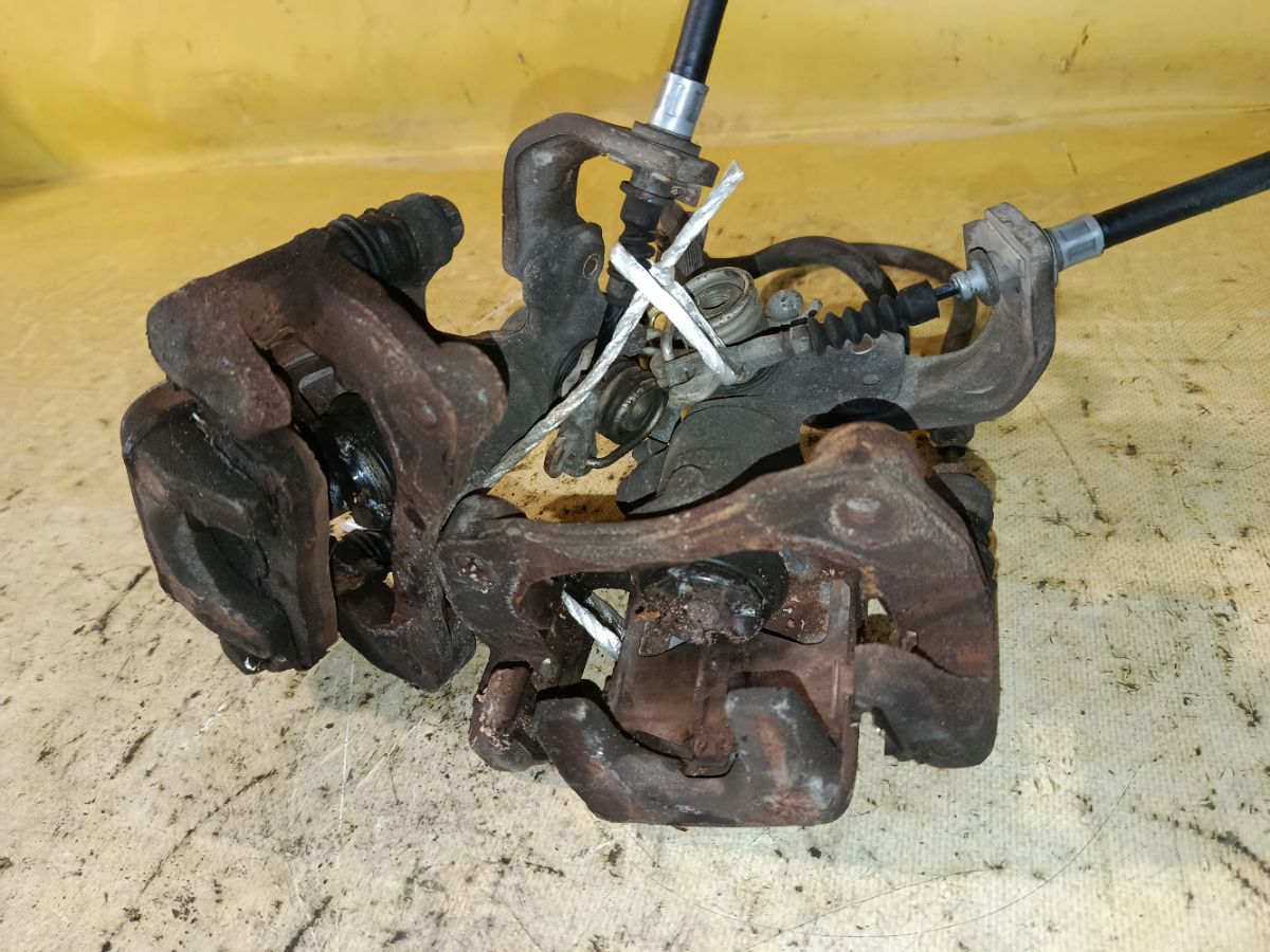 Суппорт на Nissan Bluebird HU13 SR20DE Фото 3