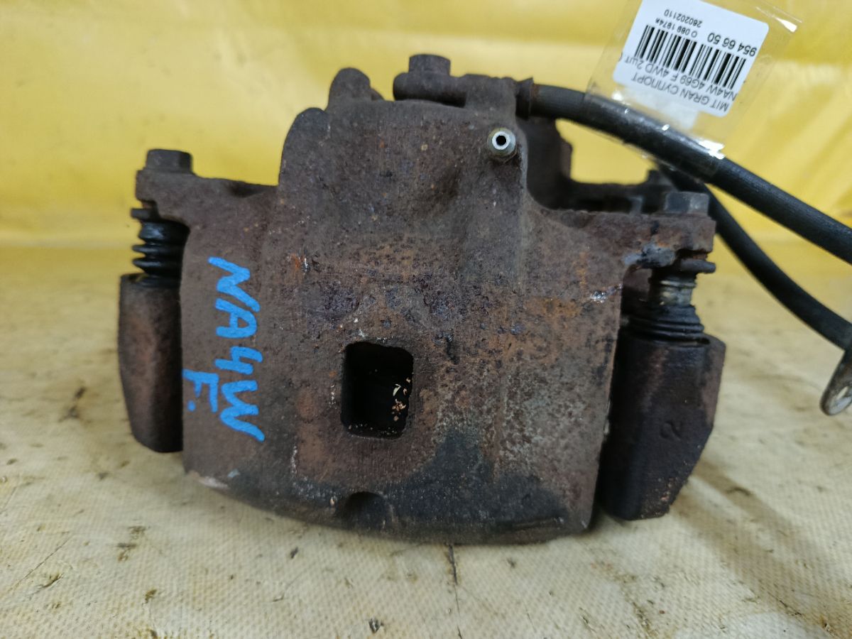 Суппорт на Mitsubishi Grandis NA4W 4G69 Фото 2