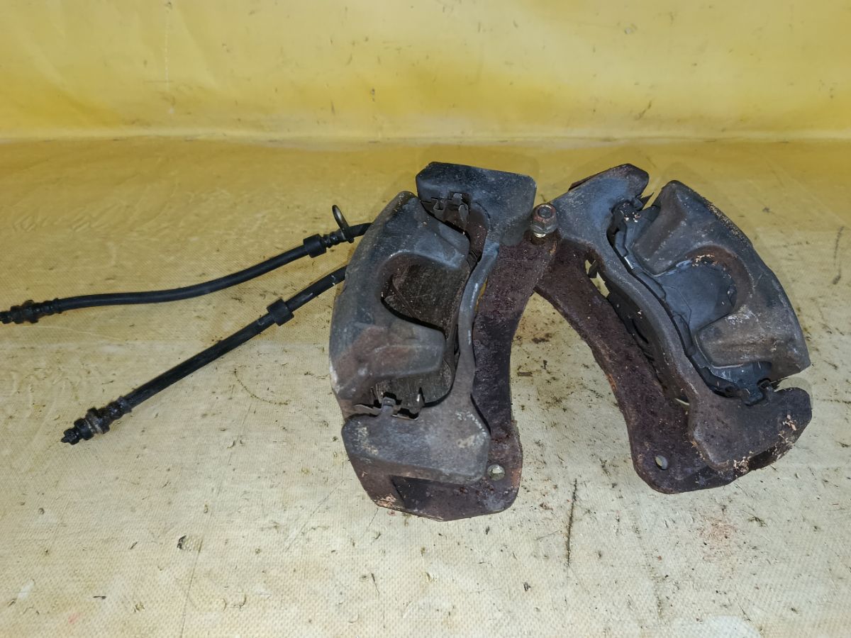 Суппорт на Mitsubishi Grandis NA4W 4G69 Фото 3