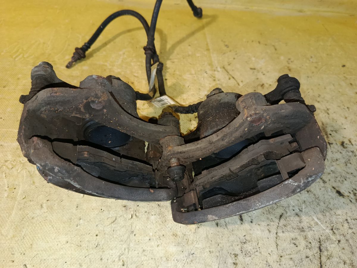 Суппорт на Nissan Bluebird Sylphy QNG10 QG18DE Фото 3