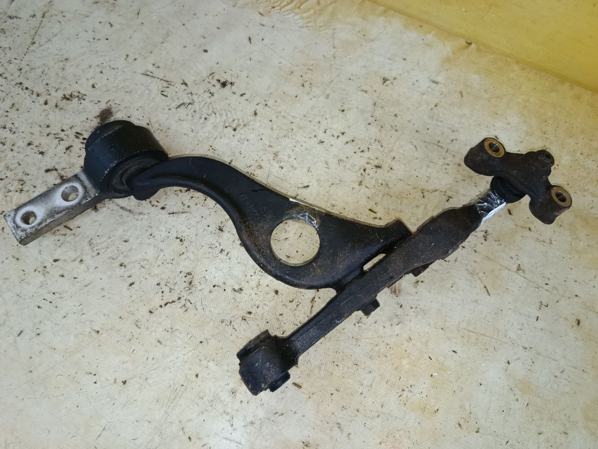 Рычаг на Mazda Atenza GHEFW LF Фото 1