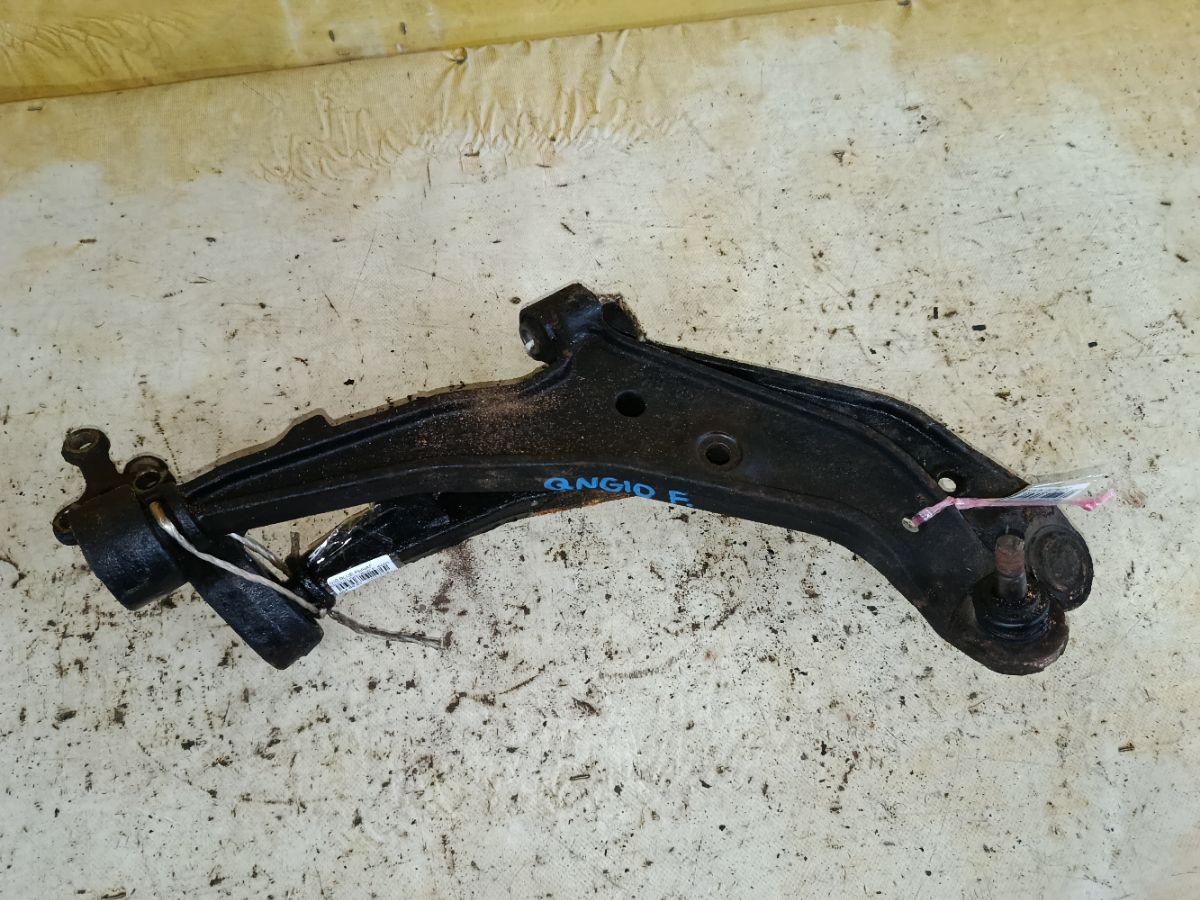 Рычаг на Nissan Bluebird Sylphy QNG10 QG18DE Фото 1