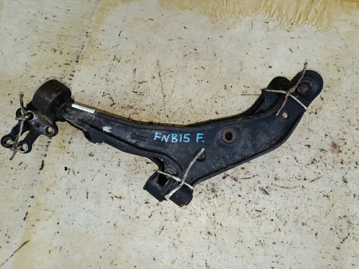 Рычаг на Nissan Sunny FNB15 QG15DE Фото 6