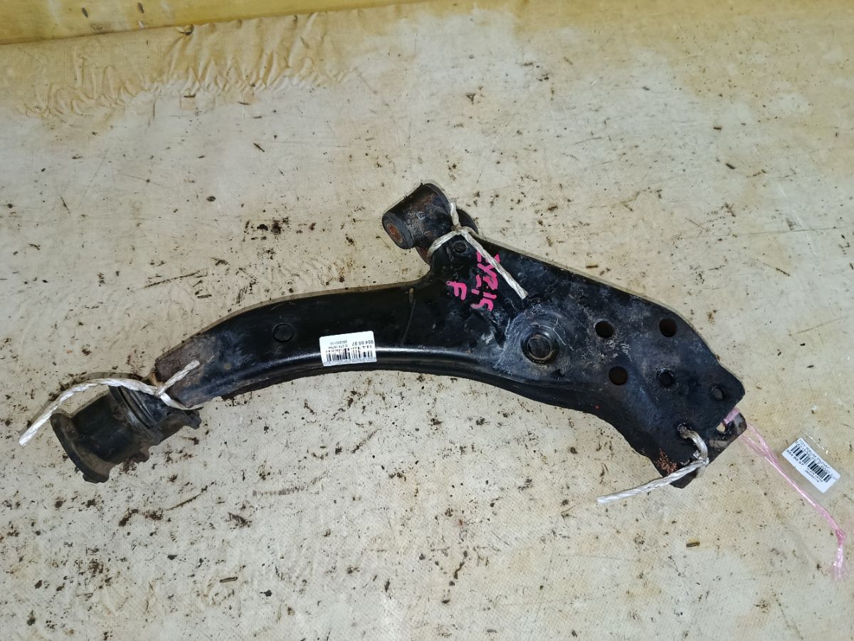Рычаг на Toyota Raum EXZ15 5E-FE Фото 1