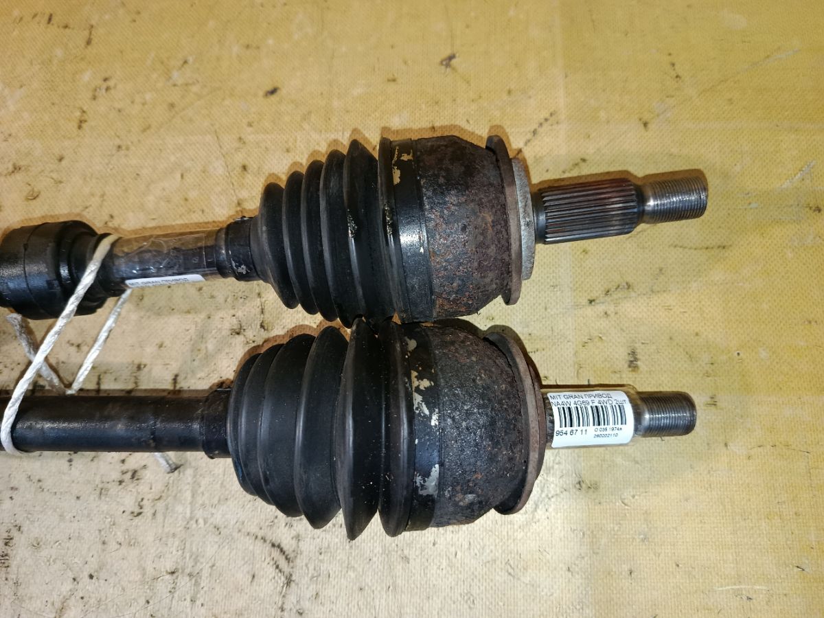Привод на Mitsubishi Grandis NA4W 4G69 Фото 2
