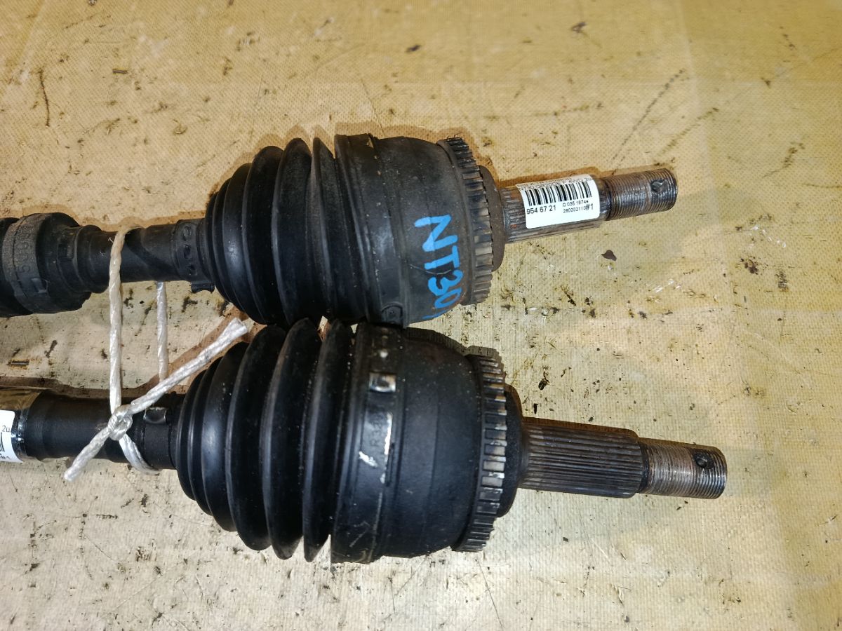 Привод на Nissan X-Trail NT30 QR20DE Фото 2