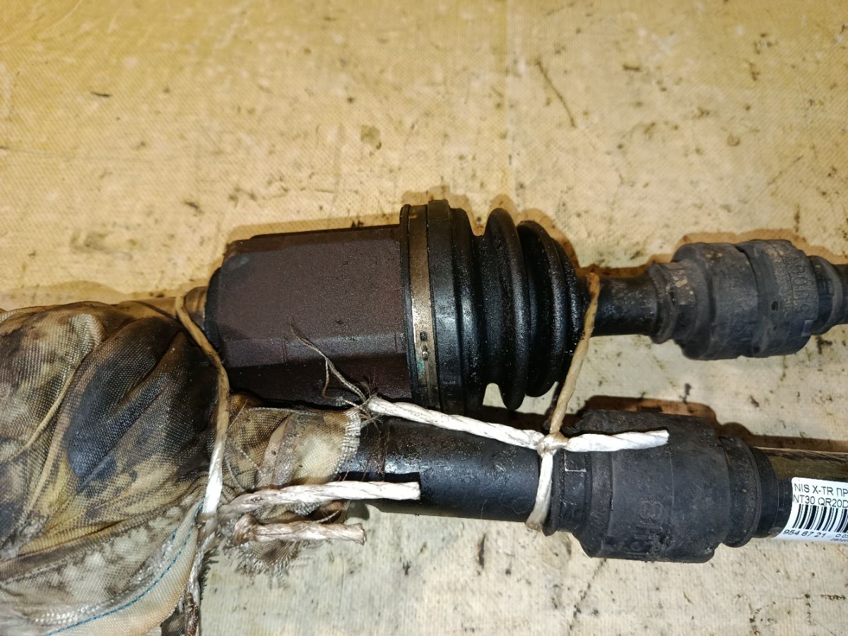 Привод на Nissan X-Trail NT30 QR20DE Фото 3