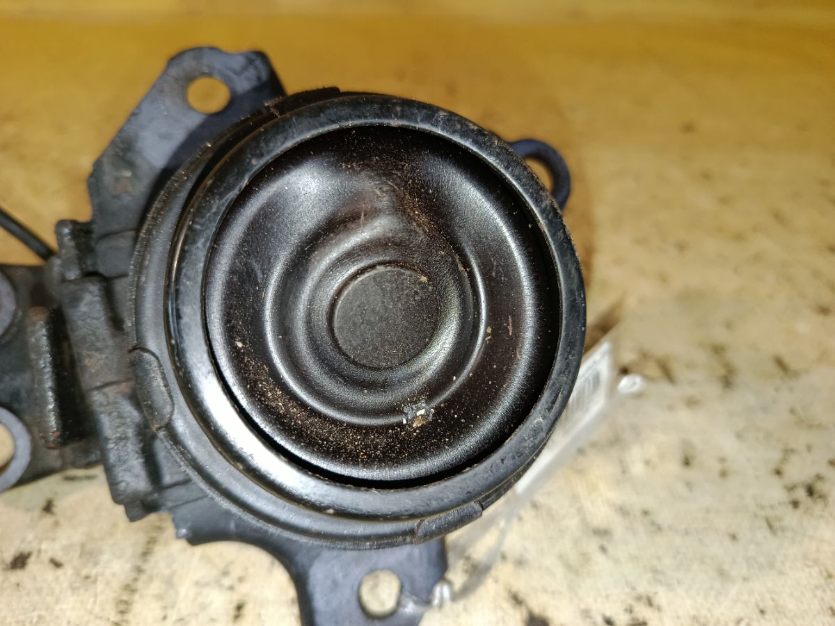 Подушка двигателя на Honda Cr-V RD5 K20A Фото 2
