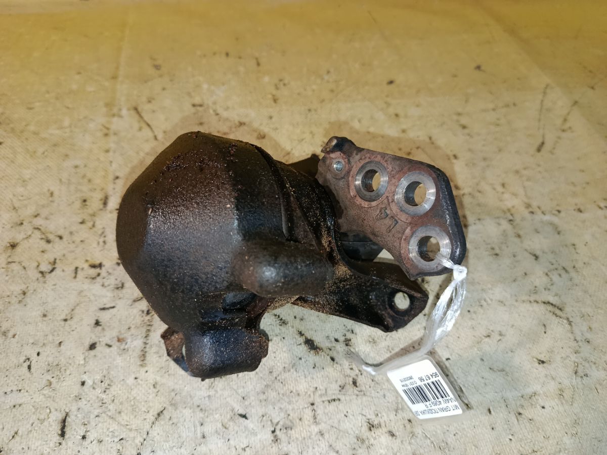 Подушка двигателя на Mitsubishi Grandis NA4W 4G69 Фото 1