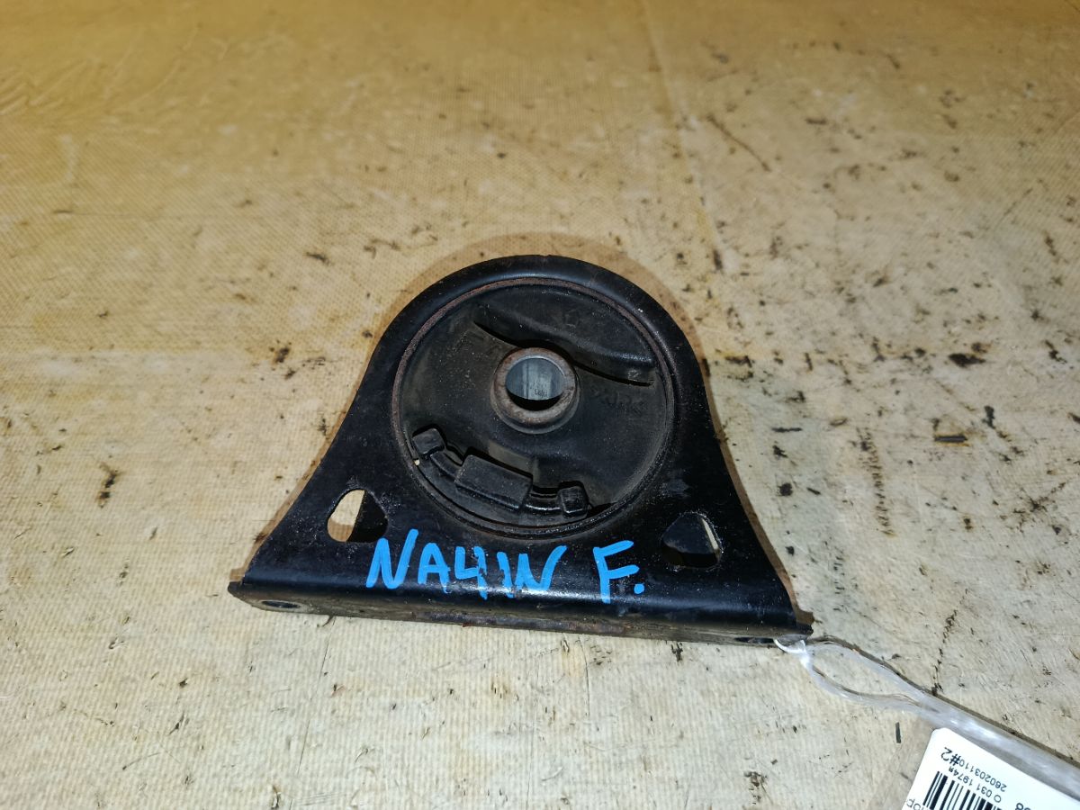 Подушка двигателя на Mitsubishi Grandis NA4W 4G69 Фото 1