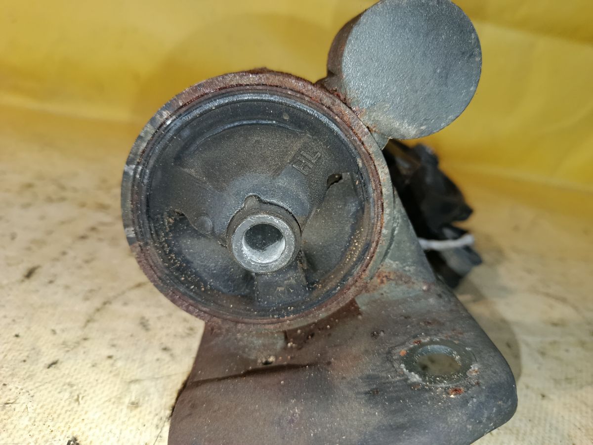 Подушка двигателя на Mitsubishi Lancer CK2A 4G15 Фото 3