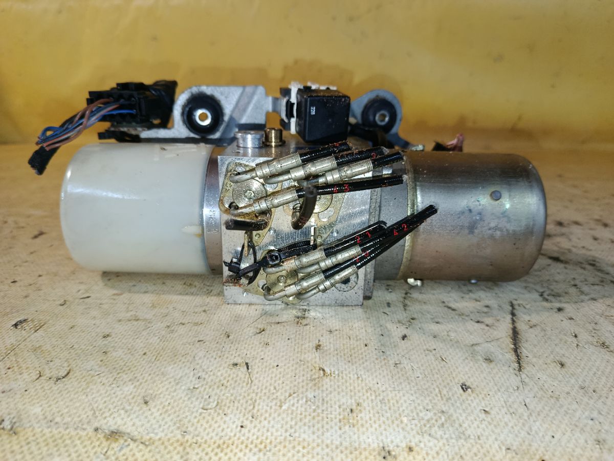 Насос масляный A1708000030, A0025421319 на Mercedes-Benz Slk-Class R170.447 111.973 Фото 3