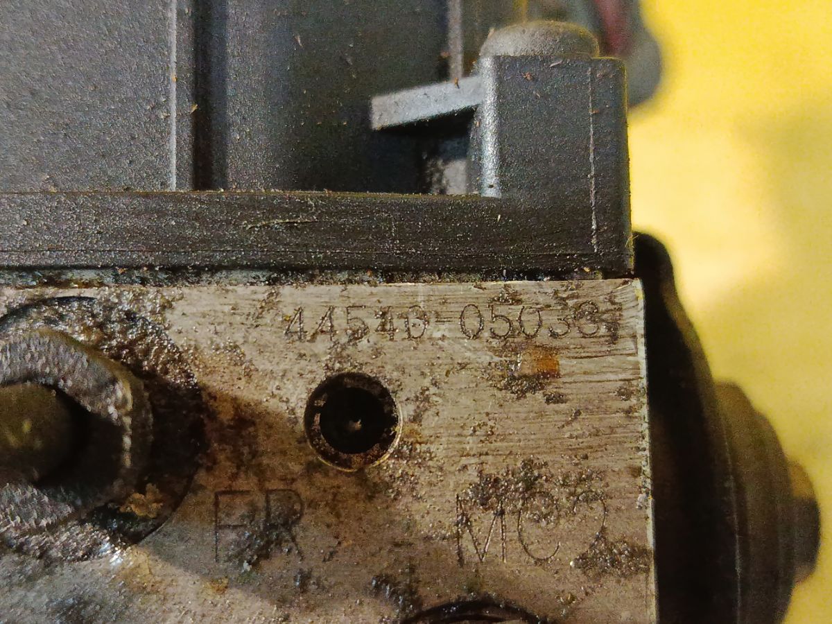 Блок ABS 89541-05073, 0265950147 на Toyota Avensis AZT250 1AZ-FSE Фото 3