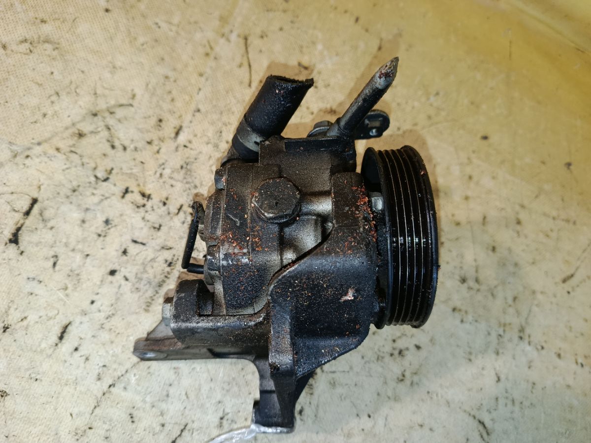 Насос гидроусилителя на Subaru Legacy BL5 EJ203 Фото 2