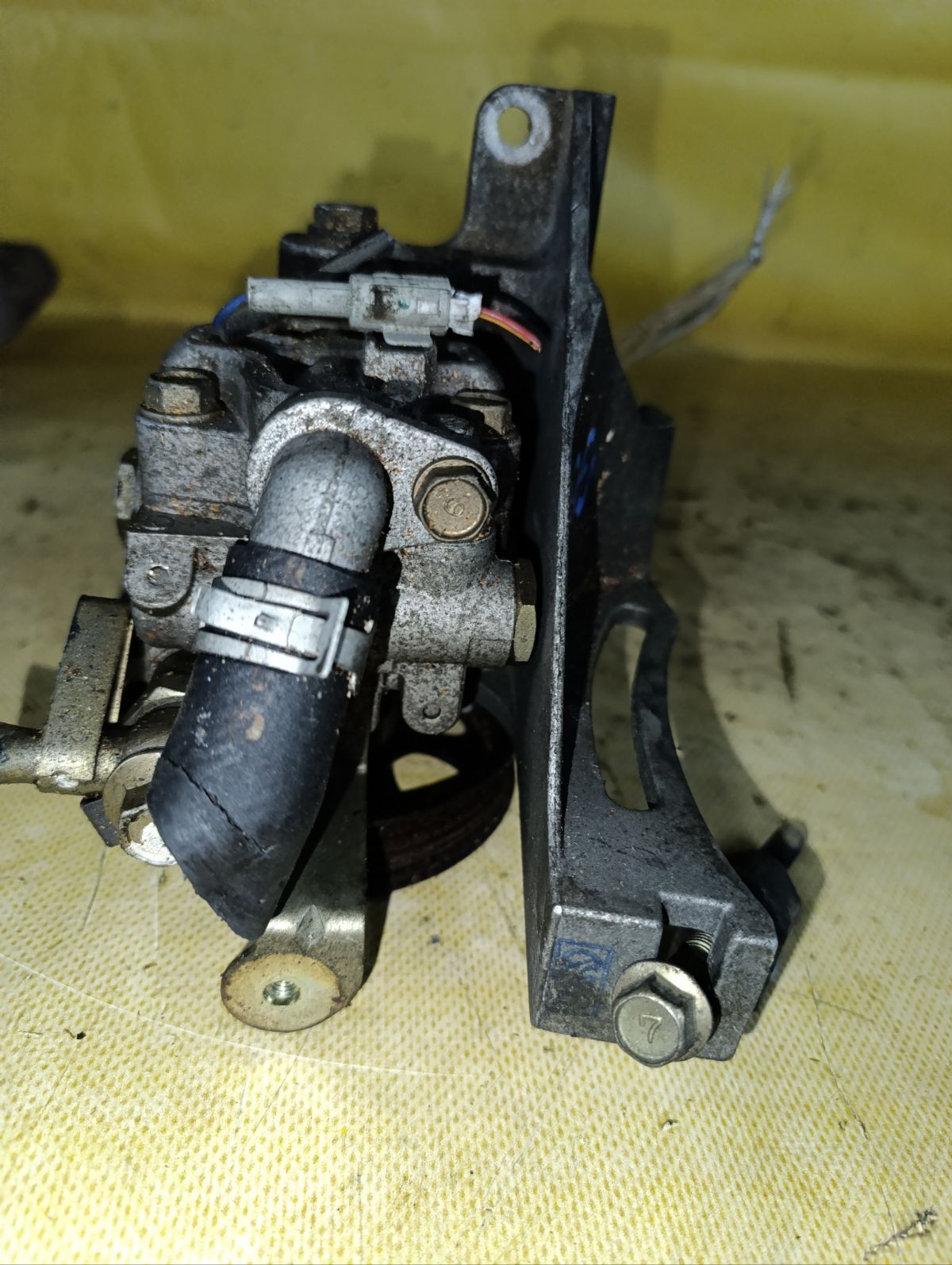 Насос гидроусилителя на Subaru Impreza Wagon GG3 EJ152 Фото 6