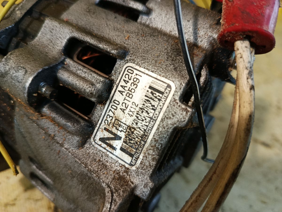 Генератор 23700-AA420 на Subaru Impreza Wagon GG3 EJ152 Фото 4