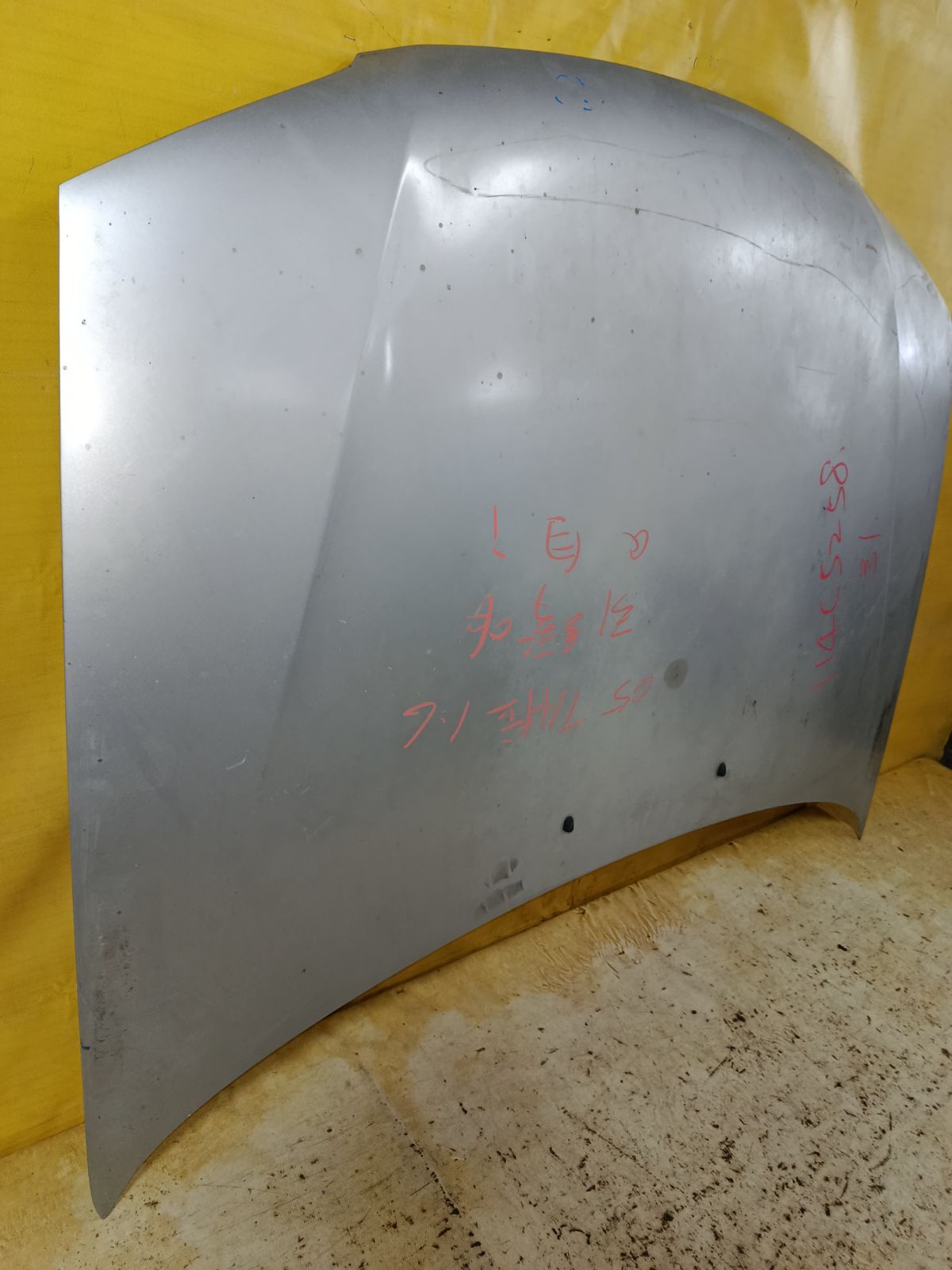 Капот на Mazda Familia S-Wagon BJ5W Фото 4